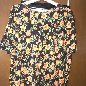 LUlaROE XS size ladies top